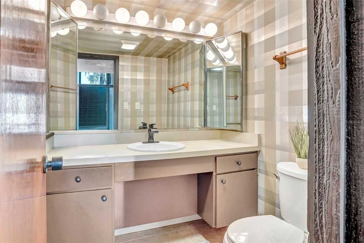 4 Nottingham Way - Photo 4 of 20