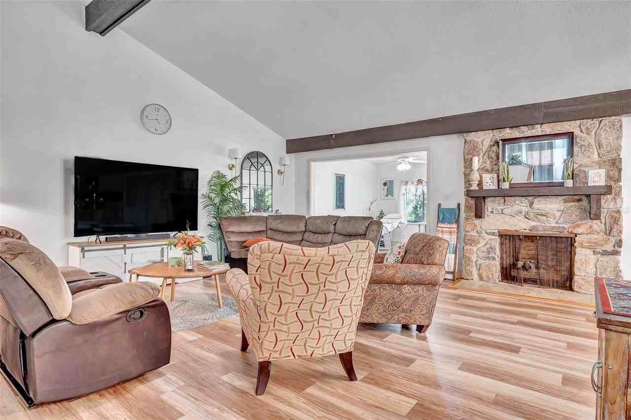 4 Nottingham Way - Photo 5 of 20