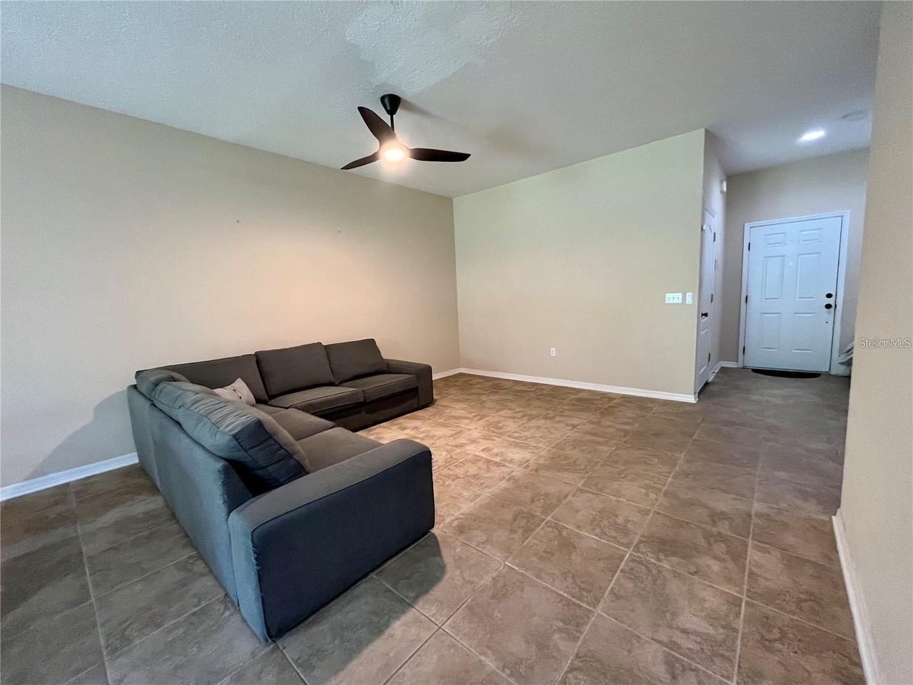 5552 Rutherford Pl - Photo 4 of 20