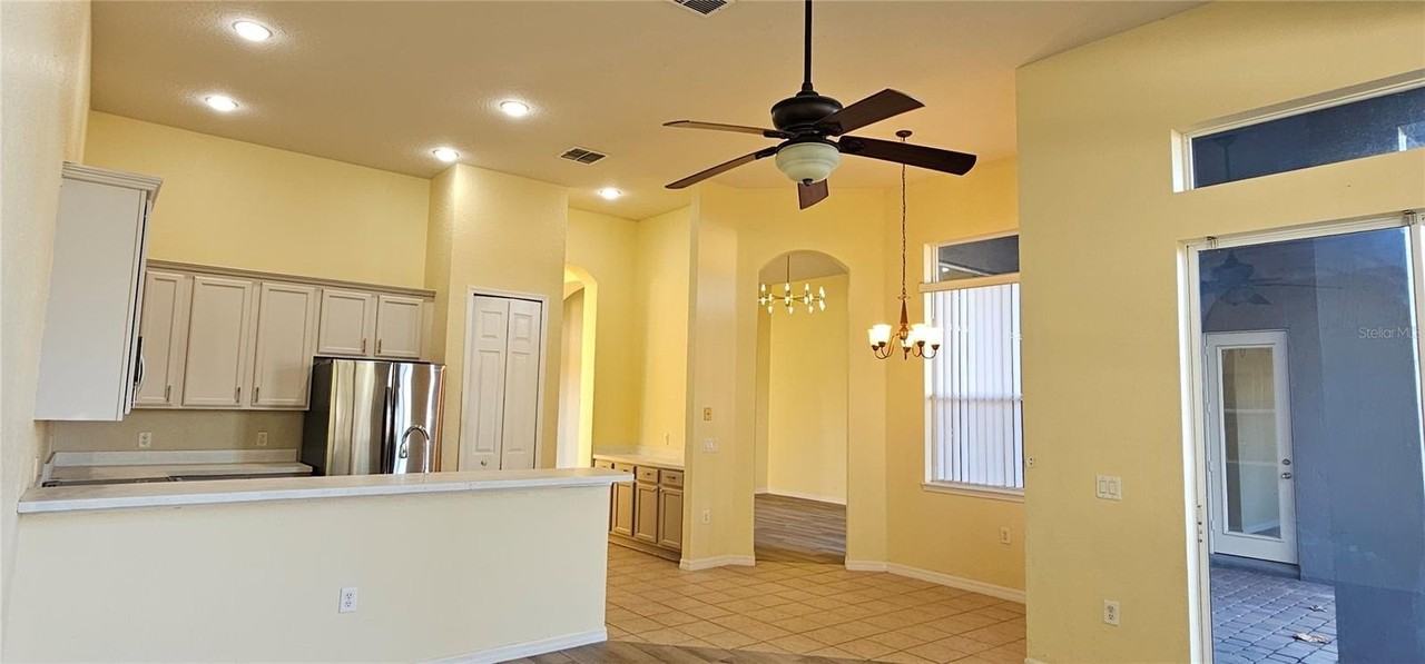 1011 Costa Mesa Ln - Photo 3 of 8