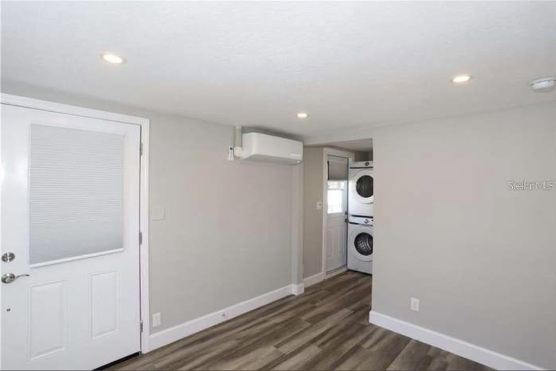 2811 S Shine Ave - Photo 6 of 16