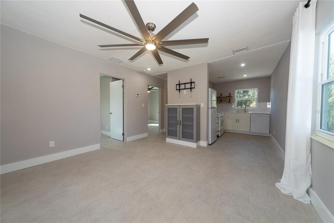 2004 1st St Se - Photo 7 of 18