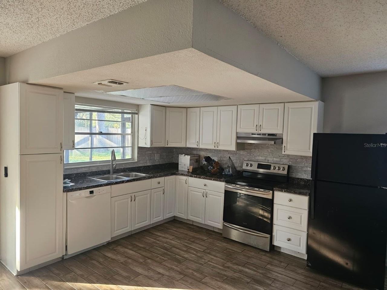 14013 Briardale Ln - Photo 6 of 12