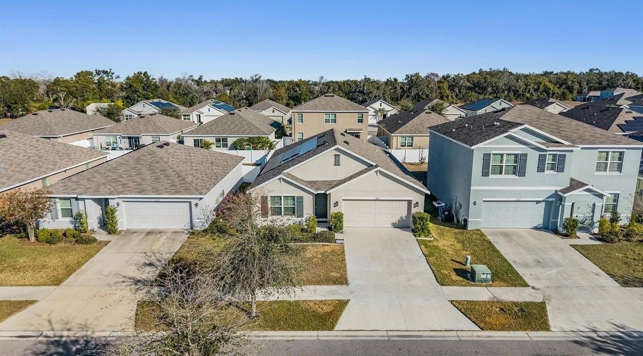 10210 Golden Light Ct - Photo 5 of 39