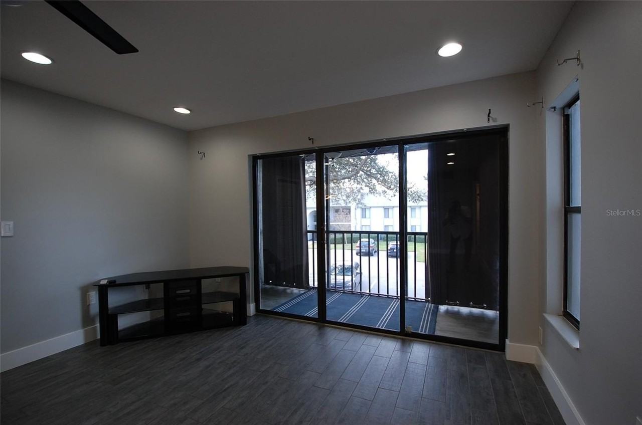 1258 Pine Ridge Cir W #E2 - Photo 3 of 28