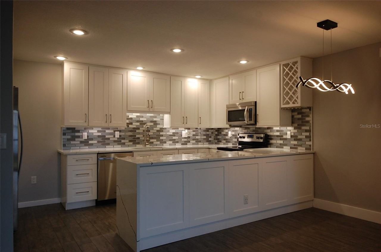 1258 Pine Ridge Cir W #E2 - Photo 5 of 28