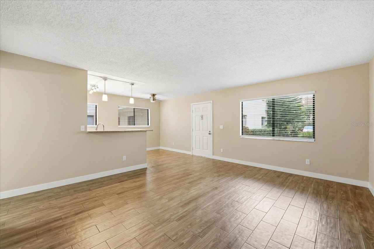 3300 Fox Chase Cir N #202 - Photo 5 of 22