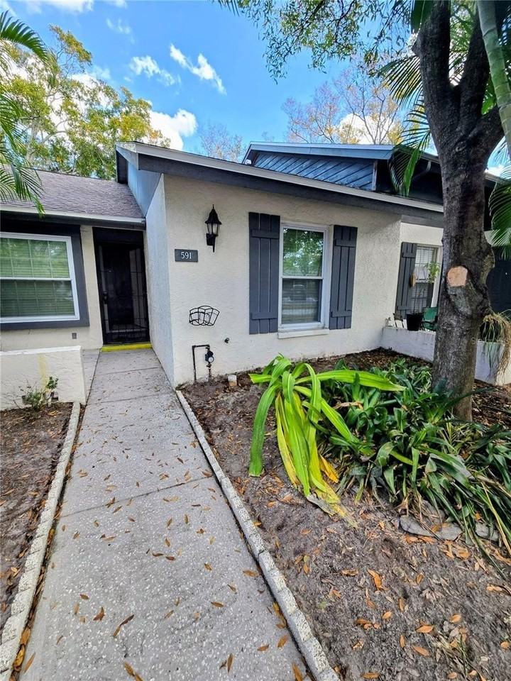 591 Capistrano Ct - Photo 2 of 26