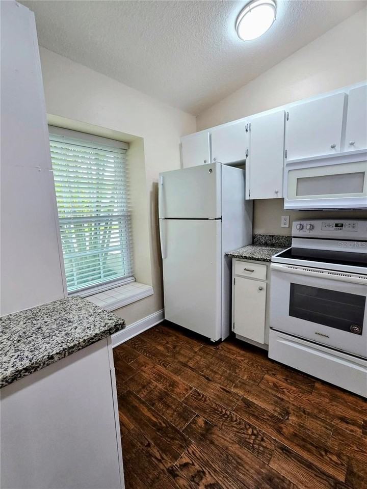 591 Capistrano Ct - Photo 6 of 26