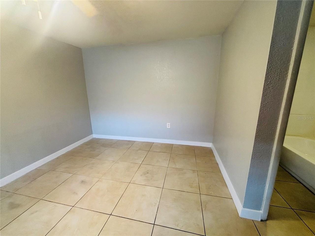 1308 Lexington Ct - Photo 6 of 14