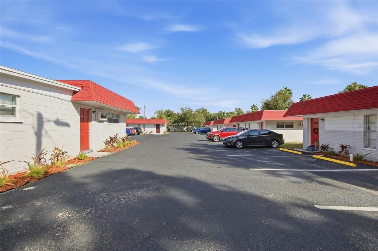 1308 Lexington Ct - Photo 7 of 14