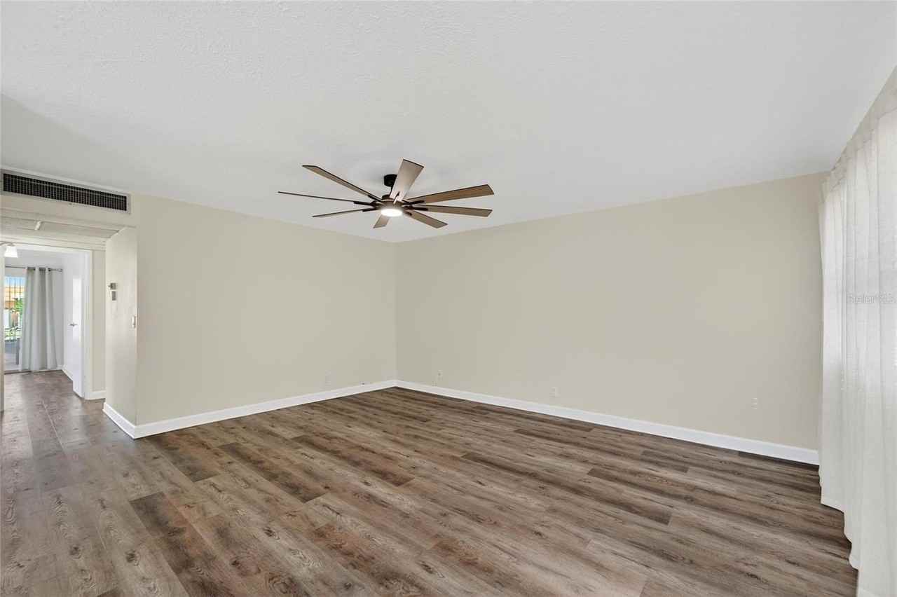 1802 Bedford Ln #12 - Photo 4 of 27