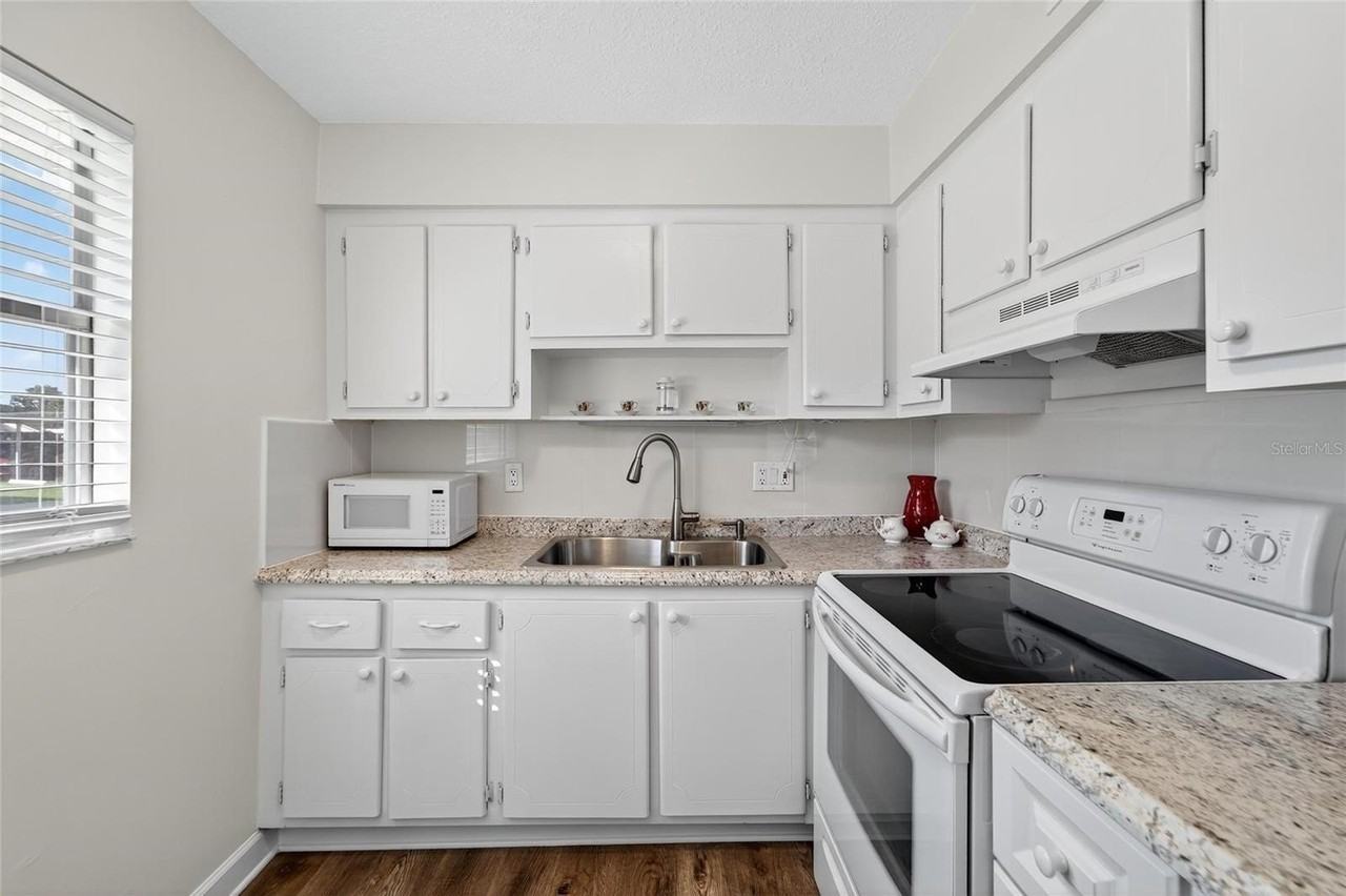 1802 Bedford Ln #12 - Photo 7 of 27