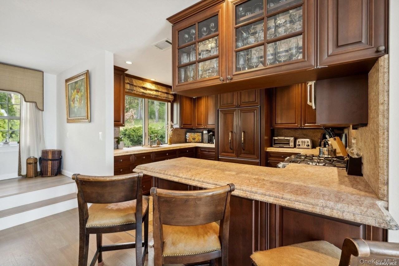 2 W Hillover Rd - Photo 3 of 42