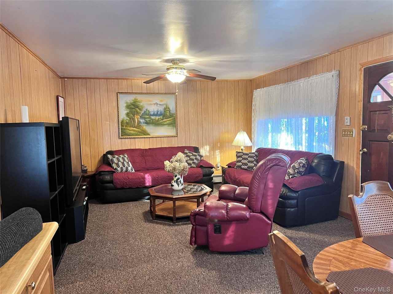 13 Herlings Rd - Photo 4 of 33