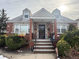 featured image of 231 Jefferson Ave 2nd Fl #2ndFL