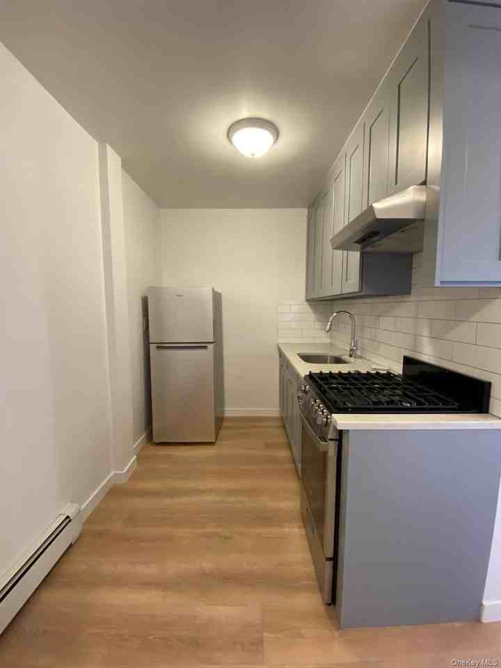 4344 165th St Unit 1 #1 - Photo 3 of 10