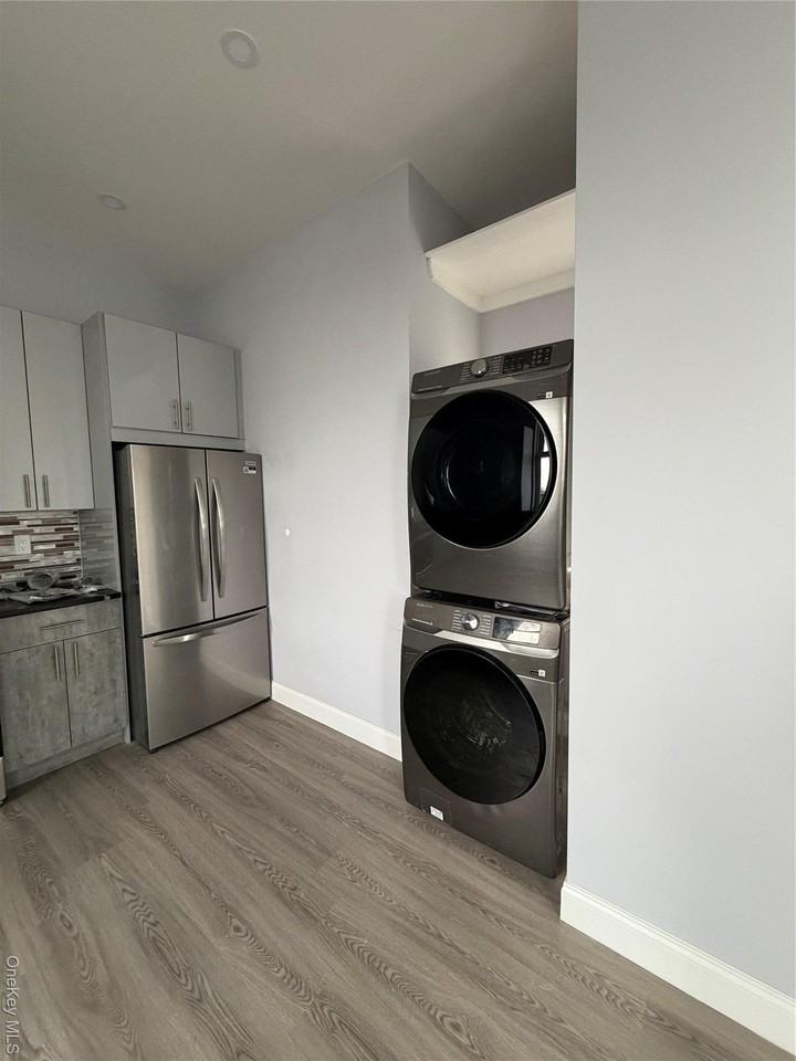 222 Primrose Ave - Photo 5 of 9