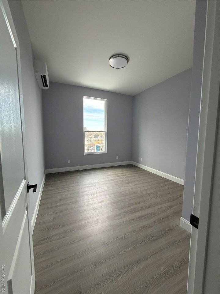 222 Primrose Ave - Photo 6 of 9