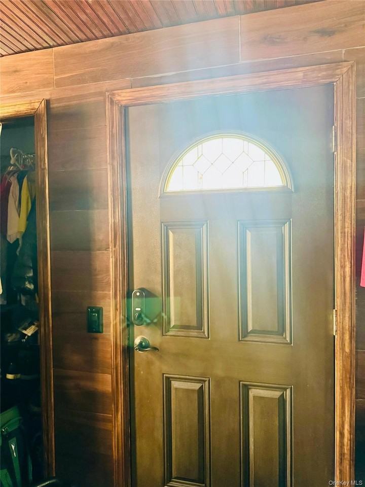 8219 Utopia Pkwy - Photo 3 of 4