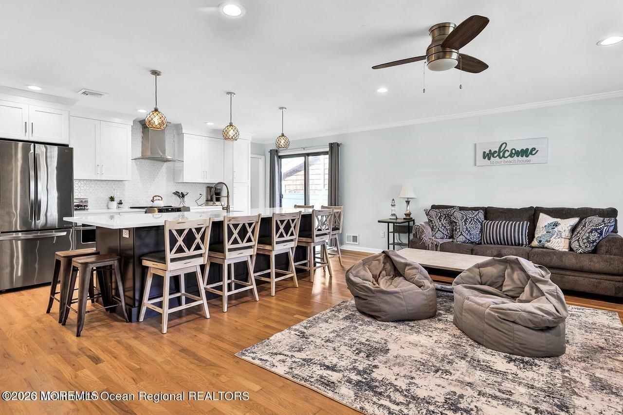 1813 Bradley Ter - Photo 5 of 17