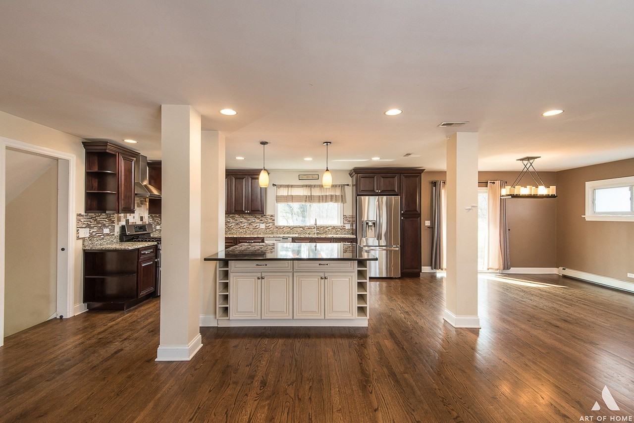 106 Sharon Dr - Photo 3 of 33