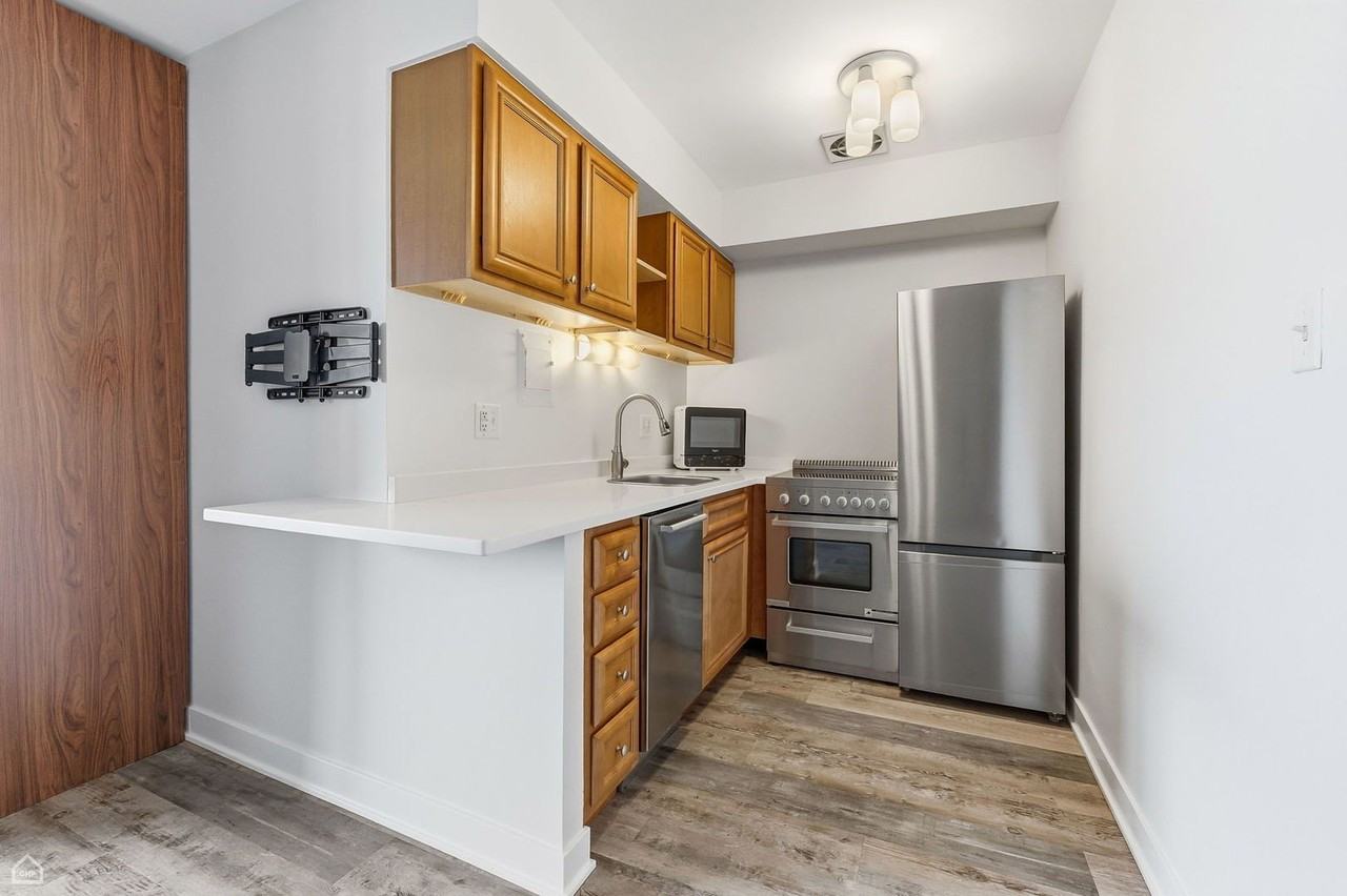 5920 N Kenmore Ave Apt 519 #519 - Photo 5 of 11