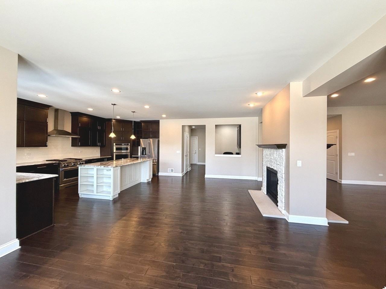 3907 Nannyberry St - Photo 5 of 38