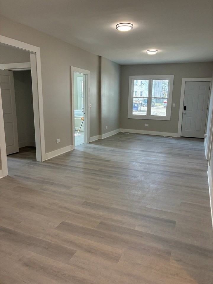 1542 Victoria Ave Apt 2 #2 - Photo 2 of 21