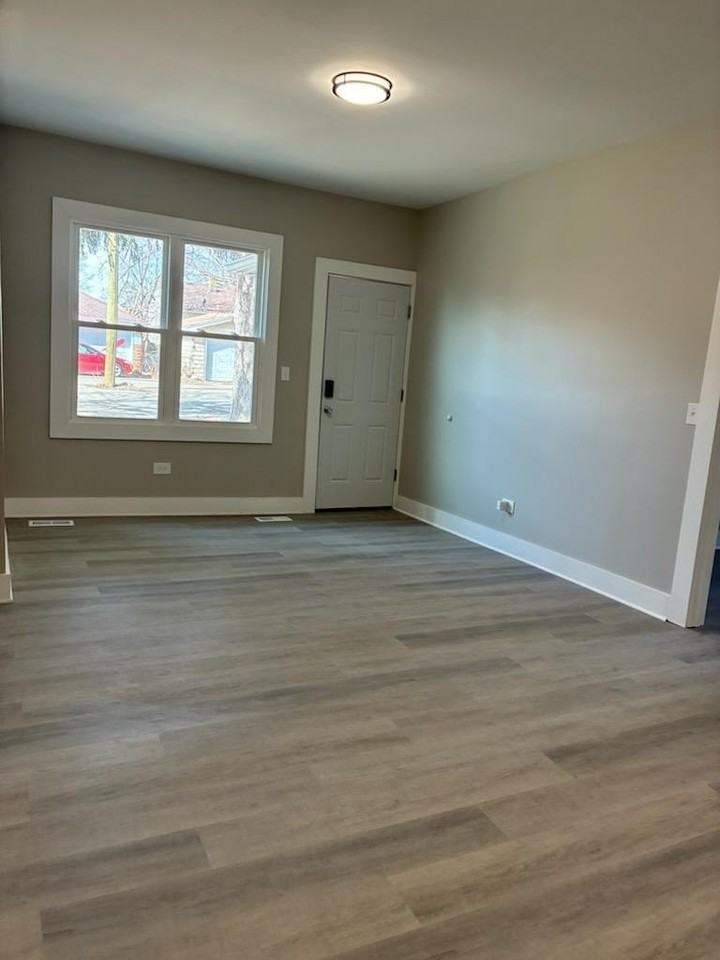 1542 Victoria Ave Apt 2 #2 - Photo 3 of 21