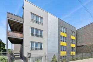 1708 W Cermak Rd Apt 3w #3W - Photo 1 of 1