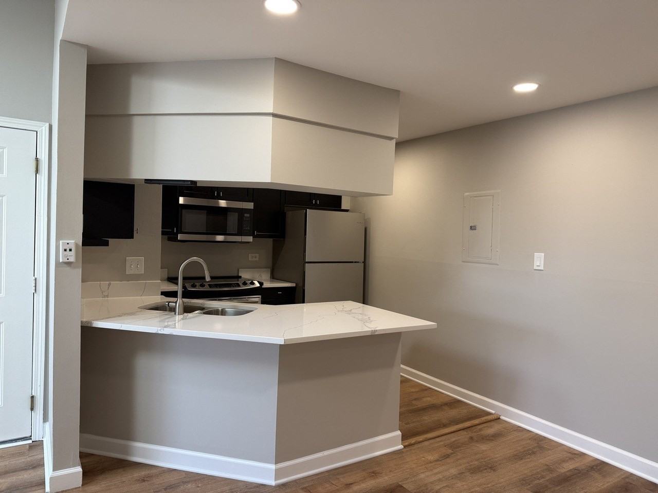 1403 E Wyndham Cir Apt 205 #205 - Photo 4 of 14