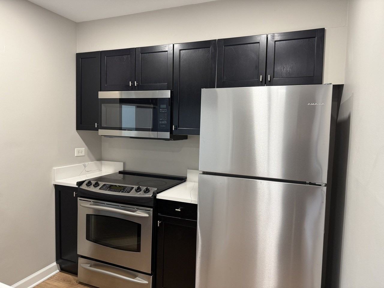 1403 E Wyndham Cir Apt 205 #205 - Photo 6 of 14