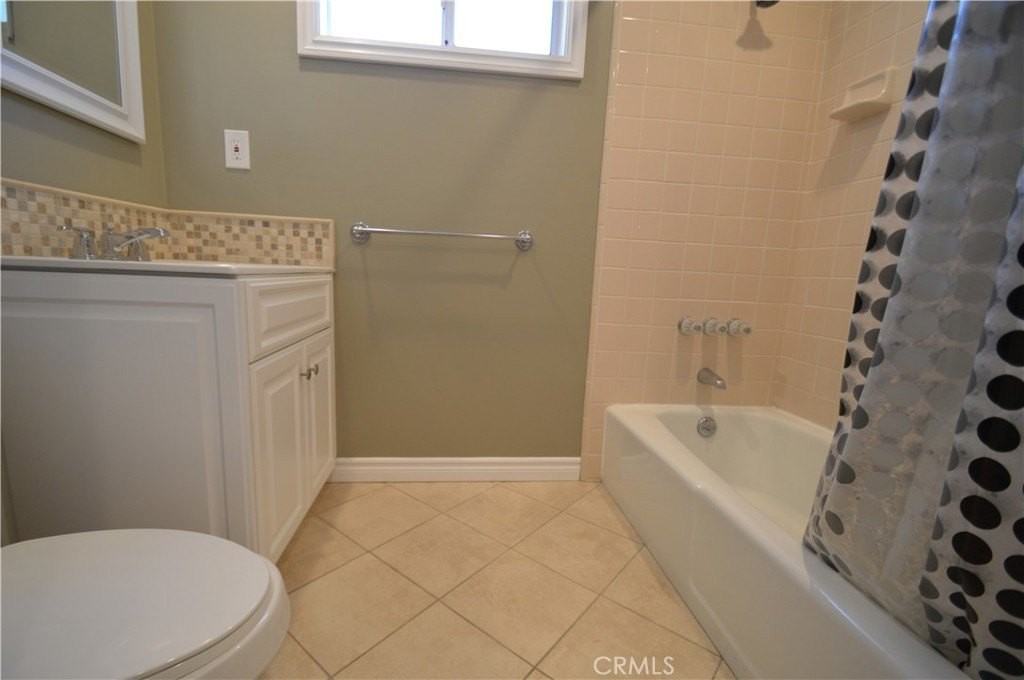 1415 Broadway - Photo 4 of 11