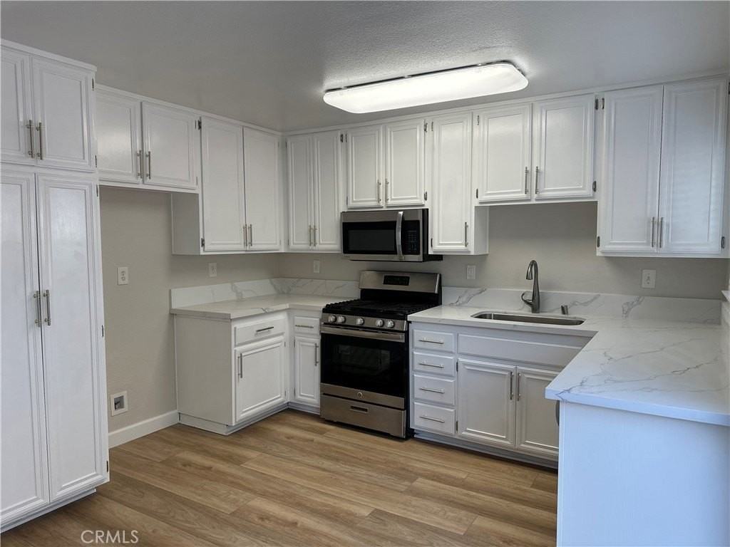 3351 Lincoln St - Photo 4 of 10