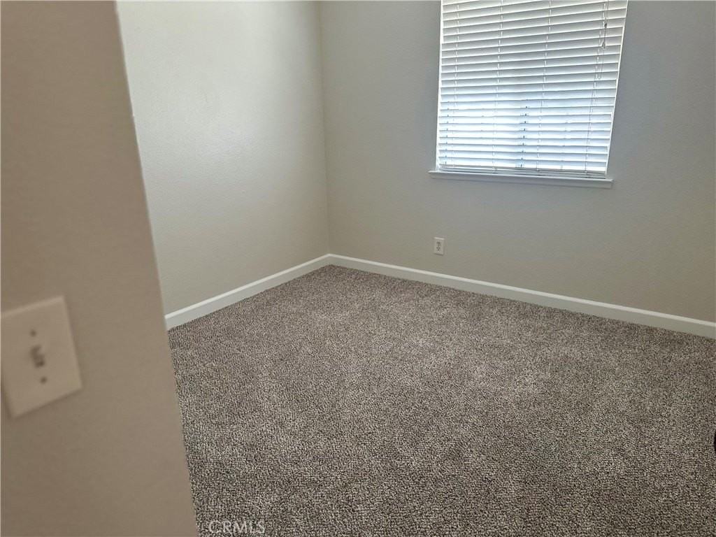 3351 Lincoln St - Photo 5 of 10