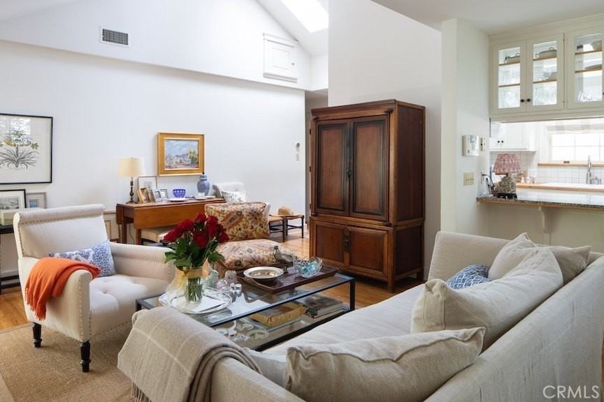 433 S College Ave - Photo 4 of 15