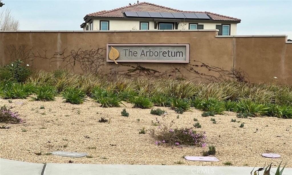 16746 Mistletoe Ln - Photo 2 of 20