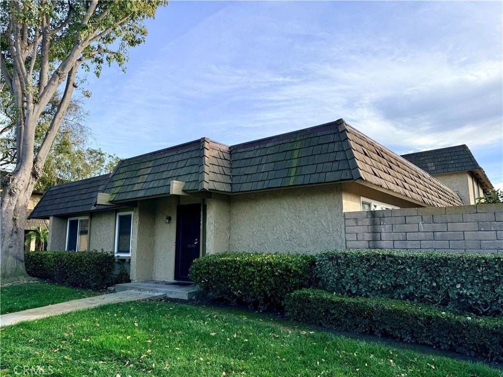 18246 Big Ben Ct - Photo 3 of 35