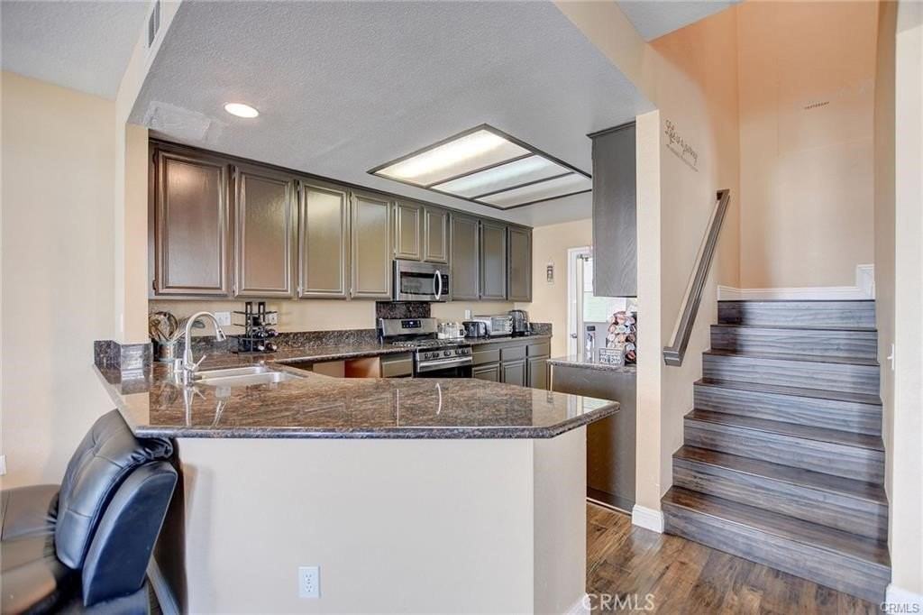 690 Azure Ln #5 - Photo 5 of 11