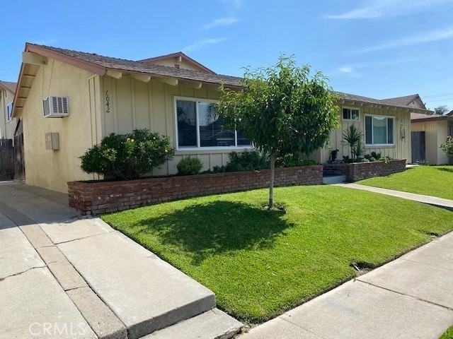 6042 Lime Ave #B - Photo 2 of 23