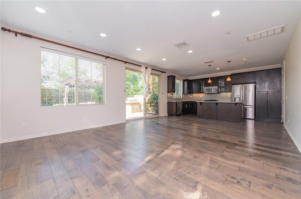 166 Desert Bloom - Photo 4 of 36