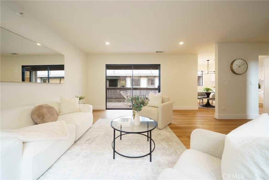 14927 Condon Ave #4 - Photo 3 of 35