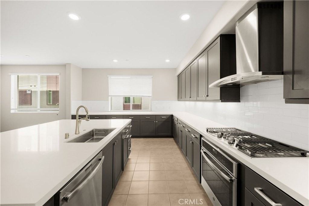 160 Tribeca - Photo 2 of 33