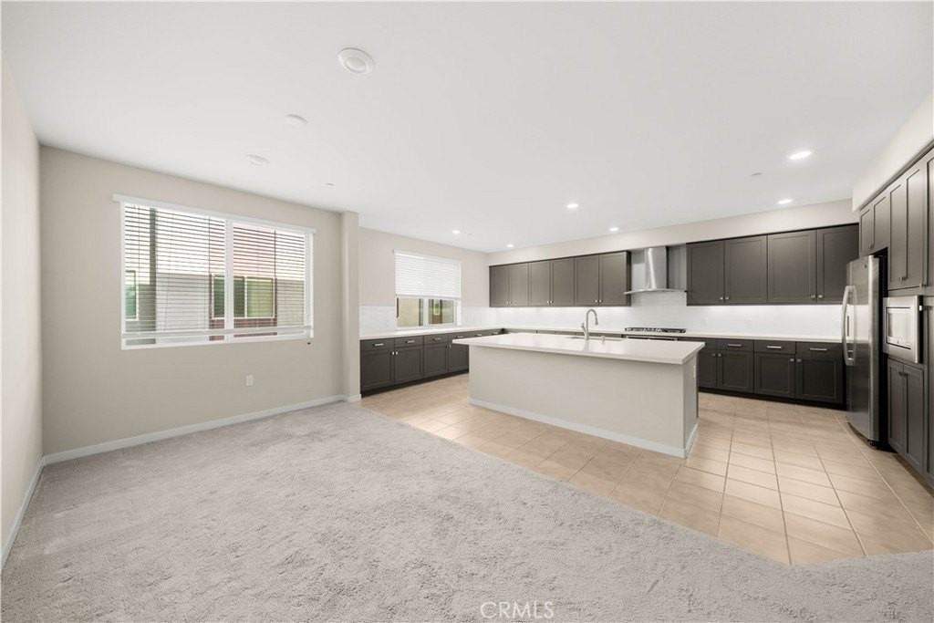 160 Tribeca - Photo 4 of 33