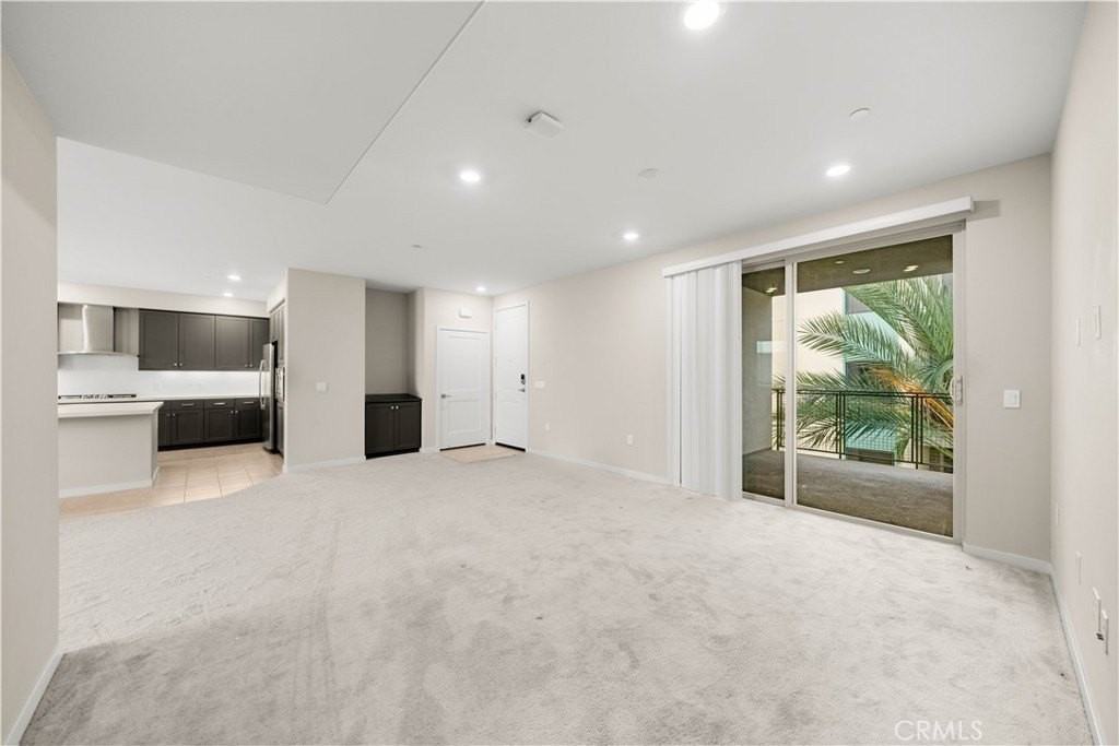 160 Tribeca - Photo 6 of 33