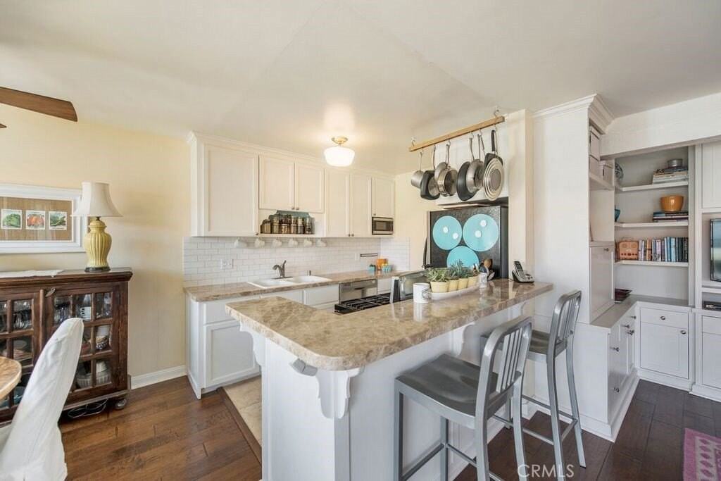 1720 Ardmore Ave #227