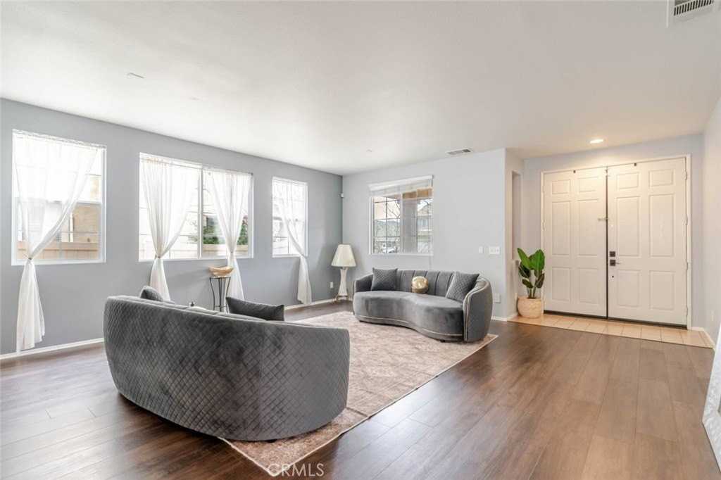 39112 Desert Holly Ln - Photo 5 of 40