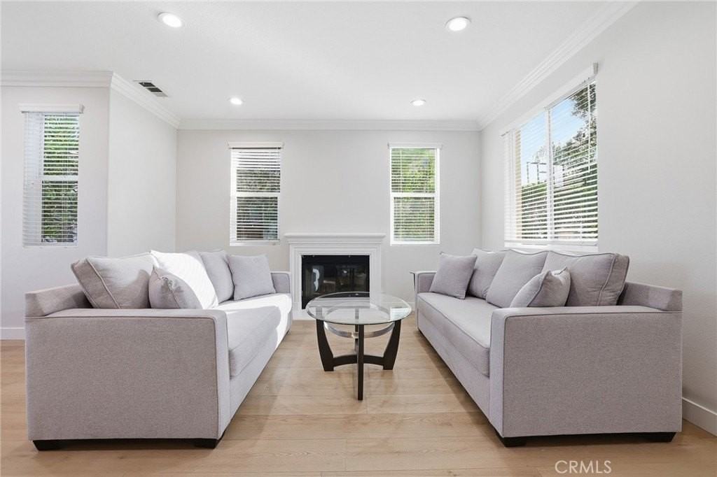 8220 Chamberlain Ln - Photo 6 of 46