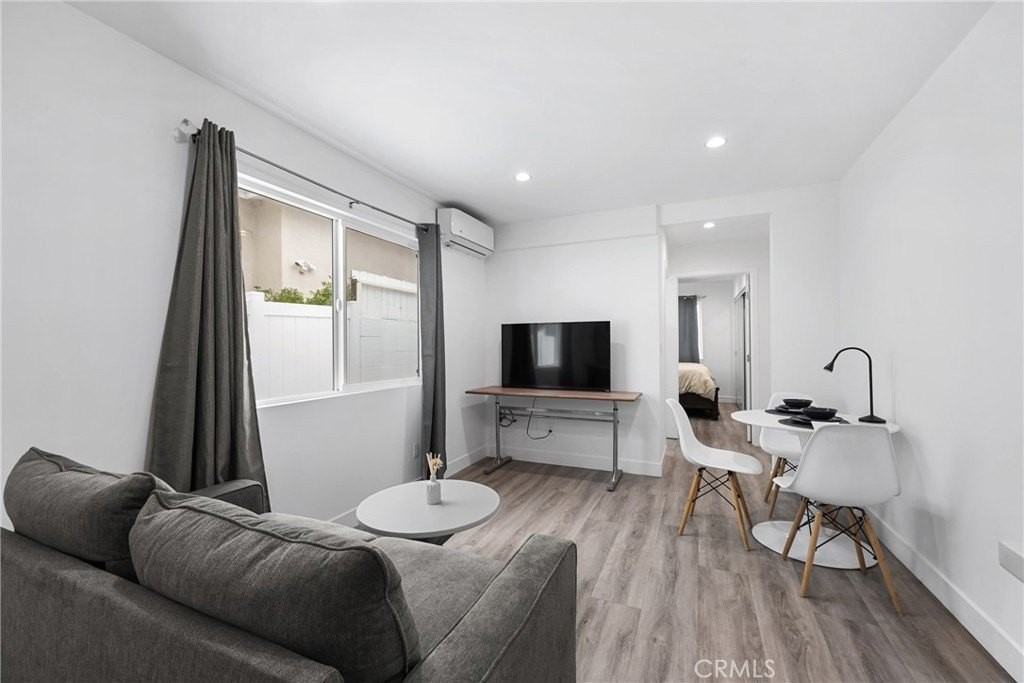 18017 Collins St - Photo 4 of 10